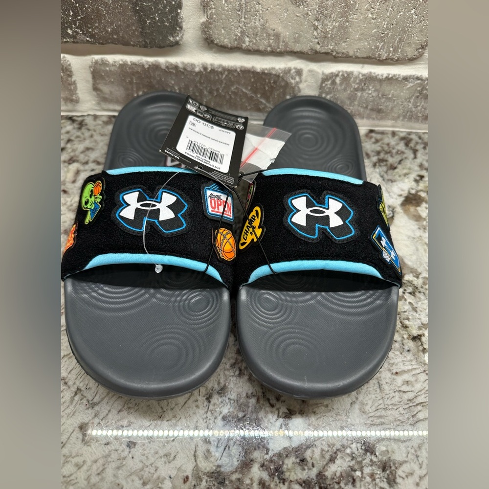 NWT Under Armour B Ignite Select Patches Slide Sandals 6Y